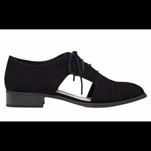 Nine West black suede Niblo cut-out Oxford flats